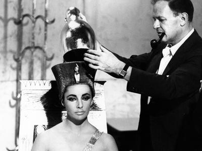 https://imgc.allpostersimages.com/img/posters/cleopatra-1963-directed-by-joseph-l-mankiewicz-on-the-set-joseph-l-mankiewicz-and-elizabeth-tay_u-L-Q1C3WSZ0.jpg?artPerspective=n