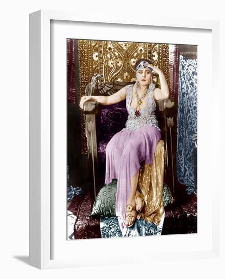 Cleopatra, Theda Bara, 1917-null-Framed Photo