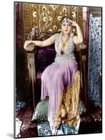 Cleopatra, Theda Bara, 1917-null-Mounted Photo