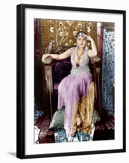 Cleopatra, Theda Bara, 1917-null-Framed Photo