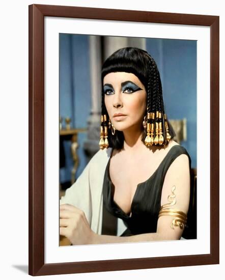 Cleopatre by Joseph L. Mankiewicz with Elizabeth Taylor, 1963 (photo)-null-Framed Photo