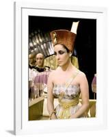 Cleopatre Cleopatra by Joseph L. Mankiewicz with Elizabeth Taylor, 1963 (photo)-null-Framed Photo