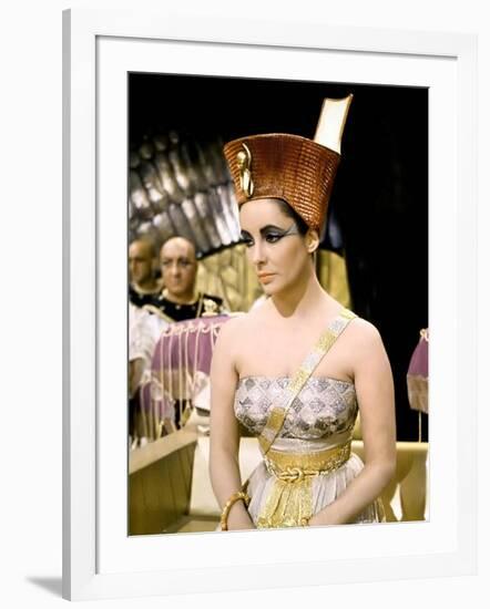 Cleopatre Cleopatra by Joseph L. Mankiewicz with Elizabeth Taylor, 1963 (photo)-null-Framed Photo