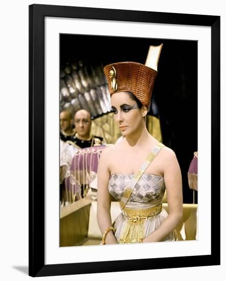 Cleopatre Cleopatra by Joseph L. Mankiewicz with Elizabeth Taylor, 1963 (photo)-null-Framed Photo