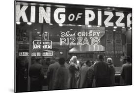 Clients of the Pizzeria 'King of Pizza'-Mario de Biasi-Mounted Giclee Print