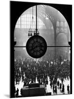 Clock in Pennsylvania Station-Alfred Eisenstaedt-Mounted Photographic Print