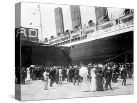 Closeup of Lusitania at the Dock NYC Photo - New York, NY-Lantern Press-Stretched Canvas