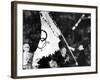 Closing Ceremony of Olympic Games in Los Angeles in 1984: Bo Hyun Yum and Juan Antonio Samaranch-null-Framed Photo