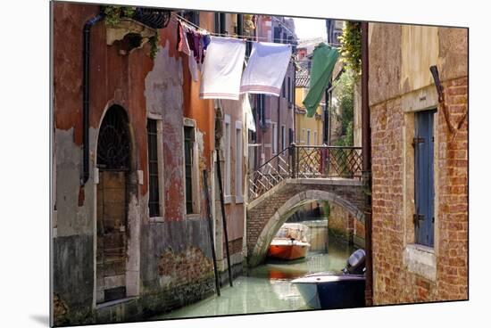 Clothes lines, Venice, UNESCO World Heritage Site, Veneto, Italy, Europe-Hans-Peter Merten-Mounted Photographic Print