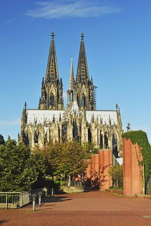 https://imgc.allpostersimages.com/img/posters/cologne-cathedral-unesco-world-heritage-site-cologne-north-rhine-westphalia-germany-europe_u-L-PO6RWN0.jpg?artPerspective=n