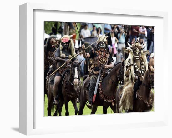 Colombian Performers-Fernando Vergara-Framed Photographic Print