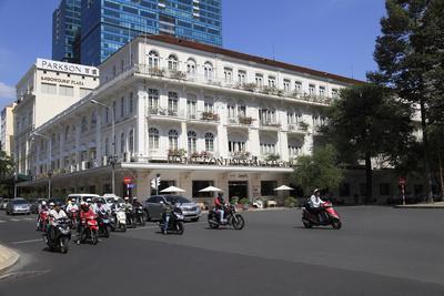 https://imgc.allpostersimages.com/img/posters/colonial-architecture-of-the-historic-hotel-continental-saigon_u-L-PNOVUY0.jpg?artPerspective=n