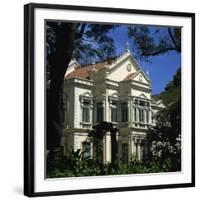 Colonial House, Mahatma Gandhi Road, Bangalore, Karnataka State, India-Rolf Richardson-Framed Photographic Print