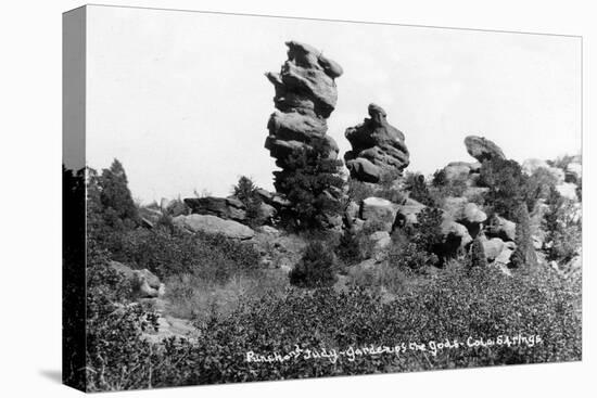 Colorado Springs, Colorado - Punch and Judy Rock Formations, Garden of the Gods-Lantern Press-Stretched Canvas