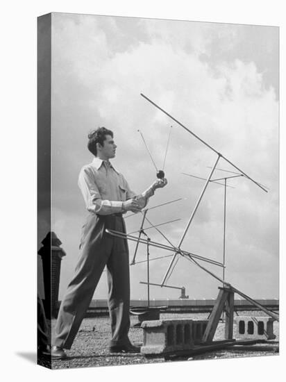 Comparing Television Sentinel Portable Antenna with Permanent Roof Installations-George Skadding-Stretched Canvas