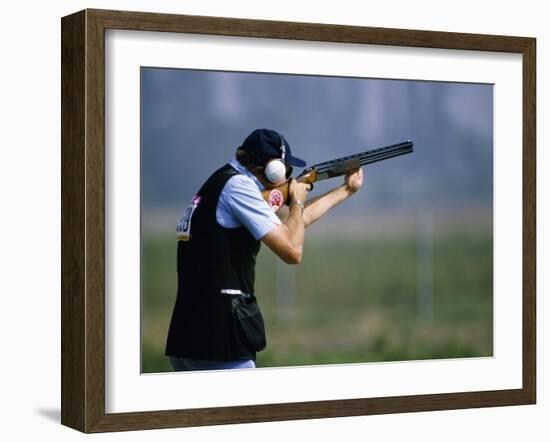 Competitive Shooting-null-Framed Photographic Print