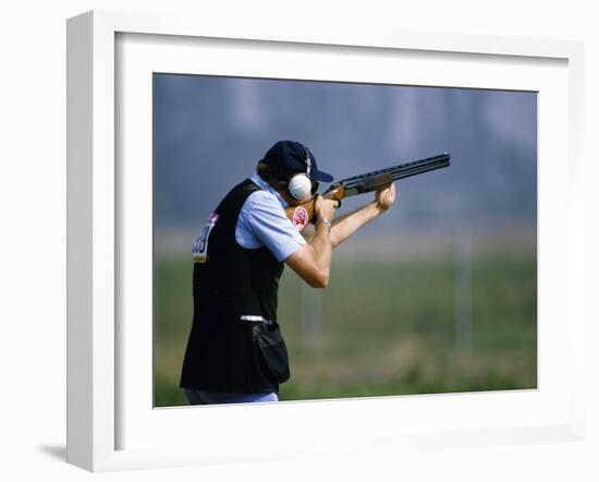 Competitive Shooting-null-Framed Photographic Print