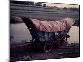 Conestoga Wagon, Type of Wagon Used by Pioneer Settlers in the American West-Gjon Mili-Mounted Photographic Print
