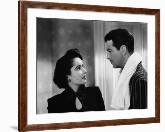 CONSPIRATOR, 1949 directed by VICTOR SAVILLE Elizabeth Taylor and Robert Taylor (b/w photo)-null-Framed Photo