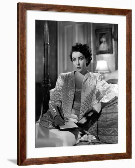 CONSPIRATOR, 1949 directed by VICTOR SAVILLE Elizabeth Taylor (b/w photo)-null-Framed Photo