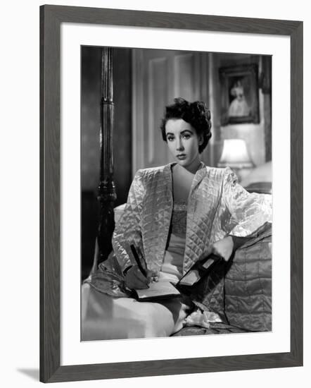 CONSPIRATOR, 1949 directed by VICTOR SAVILLE Elizabeth Taylor (b/w photo)-null-Framed Photo