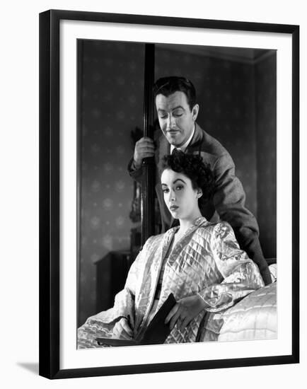 CONSPIRATOR, 1949 directed by VICTOR SAVILLE Robert Taylor / Elizabeth Taylor (b/w photo)-null-Framed Photo