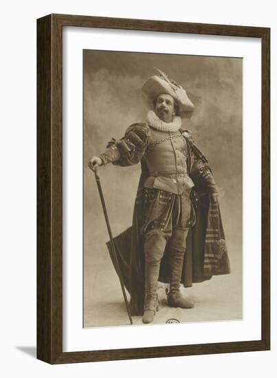 Constant Coquelin en Cyrano, en pied-Paul Nadar-Framed Giclee Print