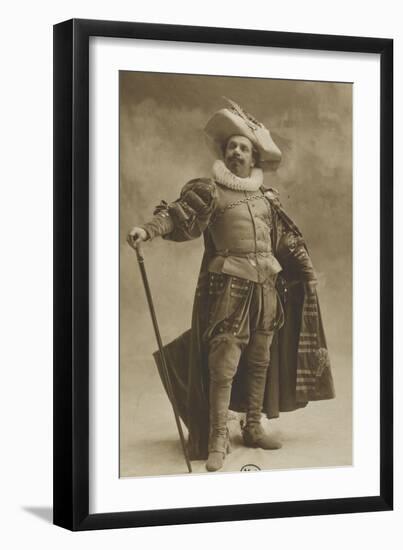 Constant Coquelin en Cyrano, en pied-Paul Nadar-Framed Giclee Print