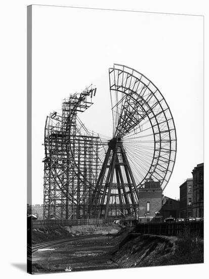 Construction of Giant Wheel-null-Stretched Canvas