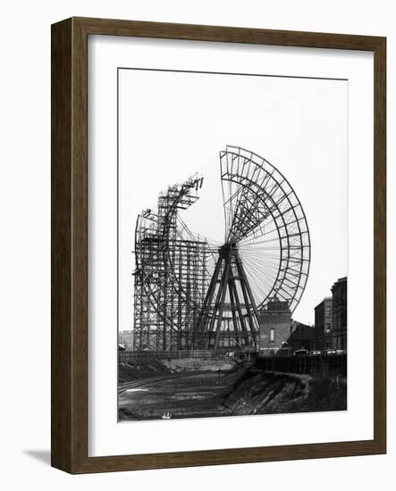 Construction of Giant Wheel-null-Framed Photographic Print