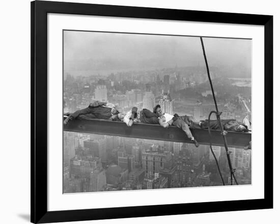Construction Workers Resting on Steel Beam Above Manhattan, 1932-null-Framed Art Print
