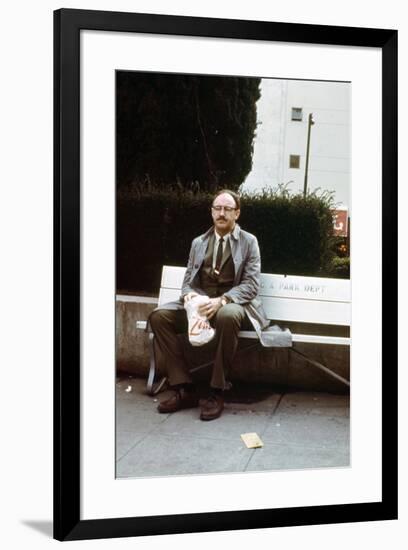 Conversation Secrete THE CONVERSATION by Francis Ford Coppola with Gene Hackman, 1974 (photo)-null-Framed Photo