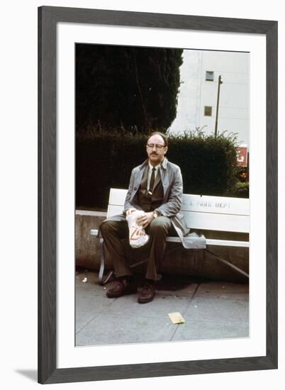 Conversation Secrete THE CONVERSATION by Francis Ford Coppola with Gene Hackman, 1974 (photo)-null-Framed Photo