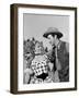 Convoi by Femmes WESTWARD THE WOMEN by William A Wellman with Denise Darcel and Robert Taylor, 1951-null-Framed Photo