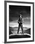 Convoi by Femmes WESTWARD THE WOMEN by William A Wellman with Robert Taylor, 1951 (b/w photo)-null-Framed Photo