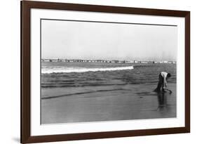 Copalis Beach, Washington - People Digging for Razor Clams-Lantern Press-Framed Premium Giclee Print