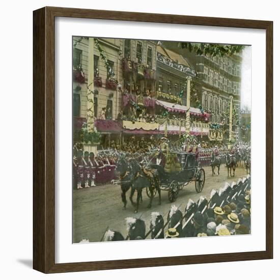 Coronation of King Edward VII of England (1841-1910), Royal Coach, London (England), 1901-Leon, Levy et Fils-Framed Photographic Print