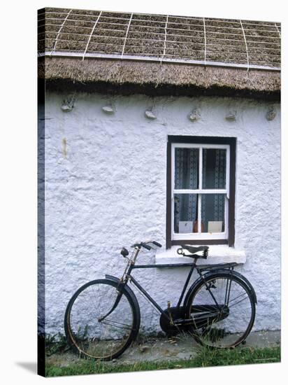 Cottage, Gencolumbkille, Donegal Peninsula, Co. Donegal, Ireland-Doug Pearson-Stretched Canvas