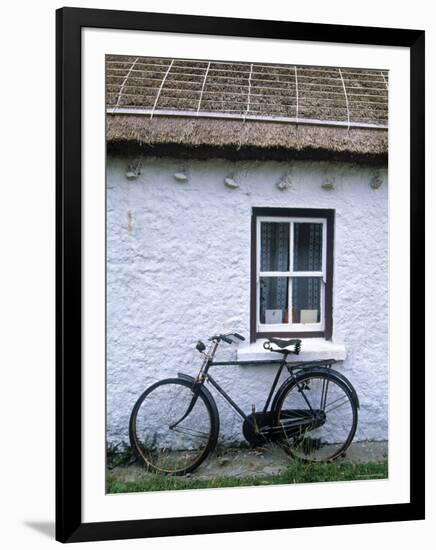 Cottage, Gencolumbkille, Donegal Peninsula, Co. Donegal, Ireland-Doug Pearson-Framed Photographic Print