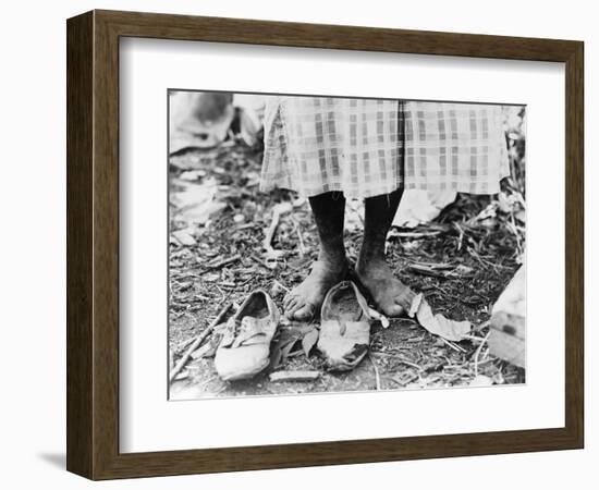 Cotton Picker, 1937-Dorothea Lange-Framed Photographic Print