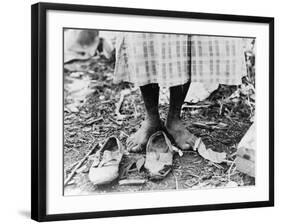 Cotton Picker, 1937-Dorothea Lange-Framed Photographic Print