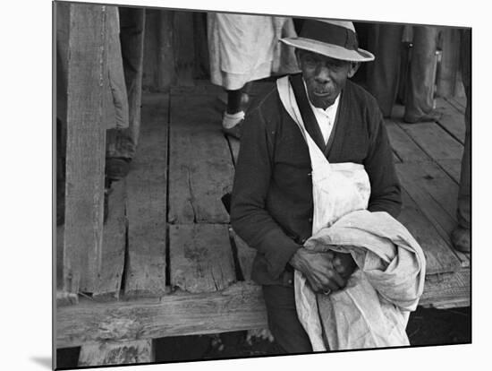 Cotton Picker, Arkansas, c.1935-Ben Shahn-Mounted Photo