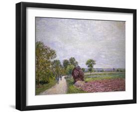 Country Road Near Moret, 1885-Alfred Sisley-Framed Giclee Print