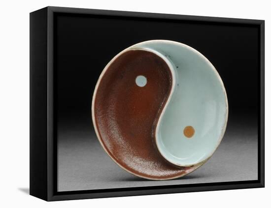 Coupelle en forme de taiji bicolore (verte et marron)-null-Framed Stretched Canvas