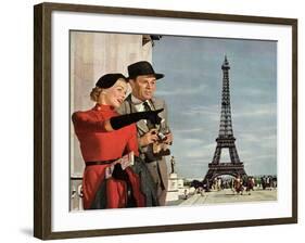 Couple and Eiffel Tower-null-Framed Giclee Print