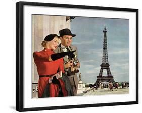 Couple and Eiffel Tower-null-Framed Giclee Print