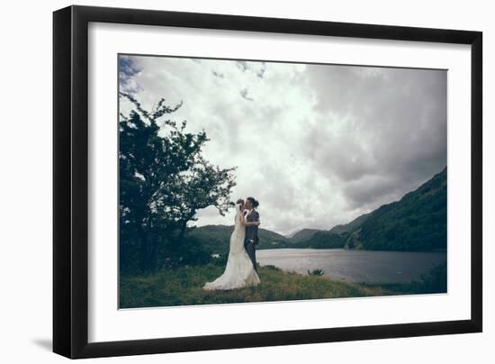 Couple Celebrating their Marriage-Clive Nolan-Framed Photographic Print