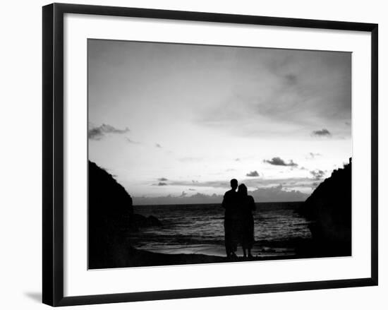 Couple Gazing at Horizon on Acapulco Beach-null-Framed Photographic Print
