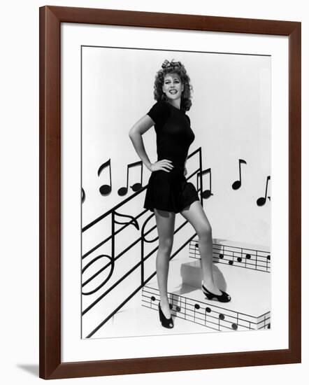 COVER GIRL, Rita Hayworth, 1944 (b/w photo)-null-Framed Photo