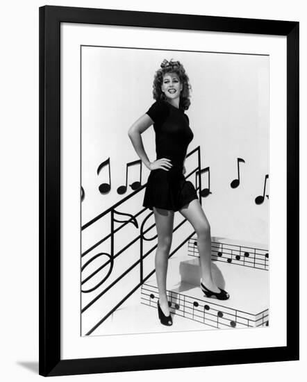 COVER GIRL, Rita Hayworth, 1944 (b/w photo)-null-Framed Photo